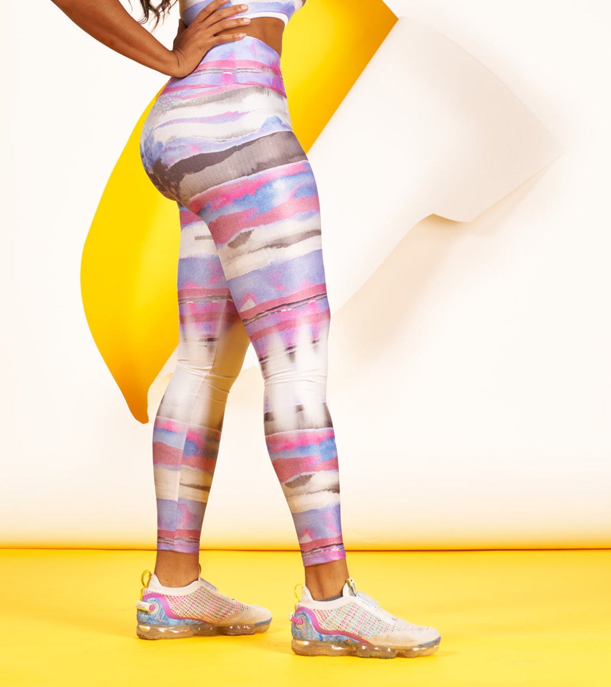 Multiculteral sports leggings Super soft and comfortable Will keep its